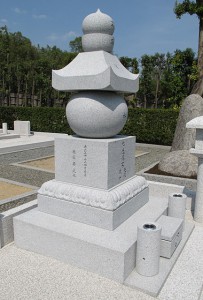 古代型五輪塔 (大島石小叩き)｜オリジナル墓｜京都の石屋 芳村石材店