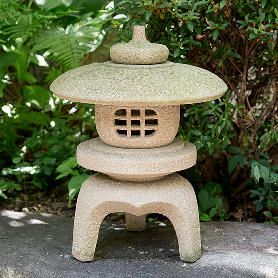 Yukimi stone lantern