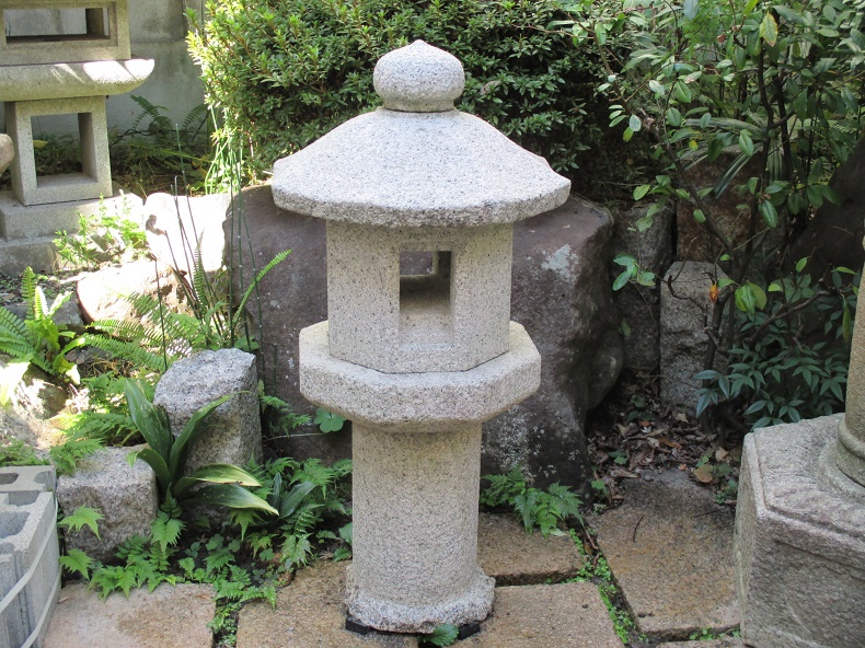 octagon shaped Japanese stone lantern