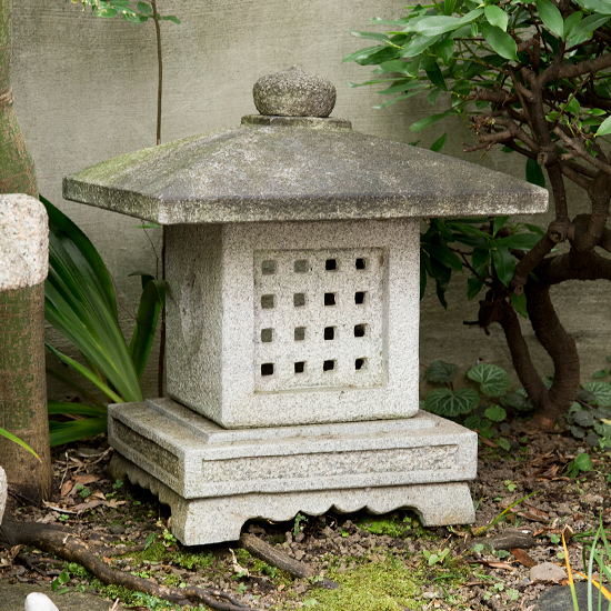 石灯篭・手水鉢・蹲 | 石茂 ㈱芳村石材店